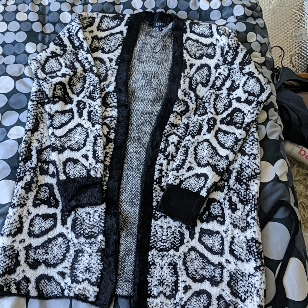 1.State Python Cardi - image 1